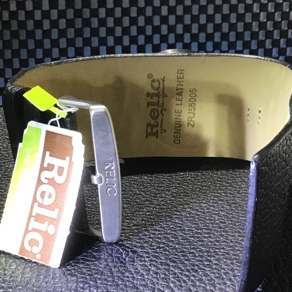 RELIC Animated Peace Sign on Leather - Picture 8 of 8